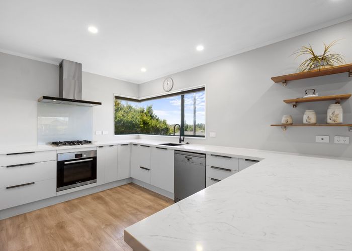  at 9 Sandel Rise, Merrilands, New Plymouth