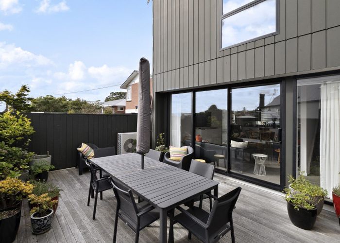  at 15/6 Oswald Crescent, Paparangi, Wellington, Wellington