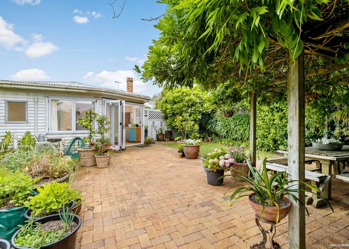  at 51 Kensington Avenue, Mount Eden, Auckland
