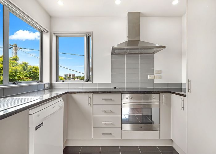  at 1/18 Forrest Hill Road, Forrest Hill, North Shore City, Auckland