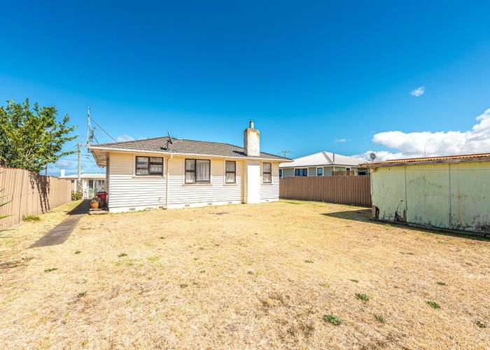  at 6 Omori Place, Castlecliff, Whanganui