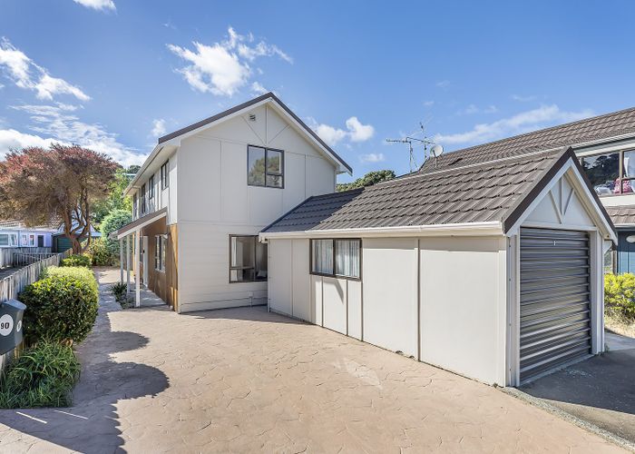  at 90 Weka Street, Miramar, Wellington