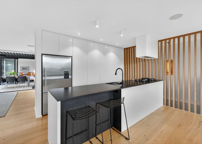  at 4 Gulf View Road, Murrays Bay, North Shore City, Auckland