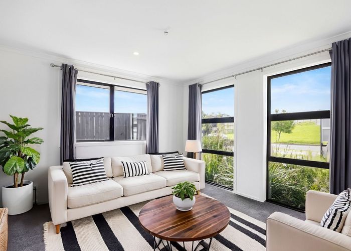  at 19 Tahuna Minhinnick Drive, Glenbrook, Franklin, Auckland