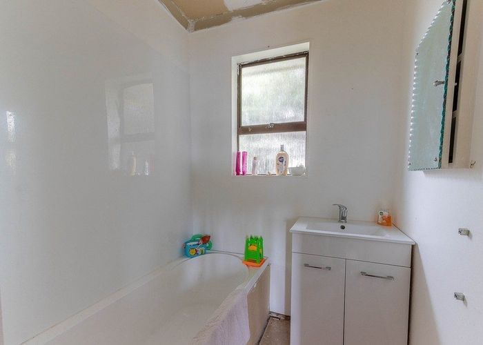  at 76 Matai street, Castlecliff, Whanganui, Manawatu / Whanganui