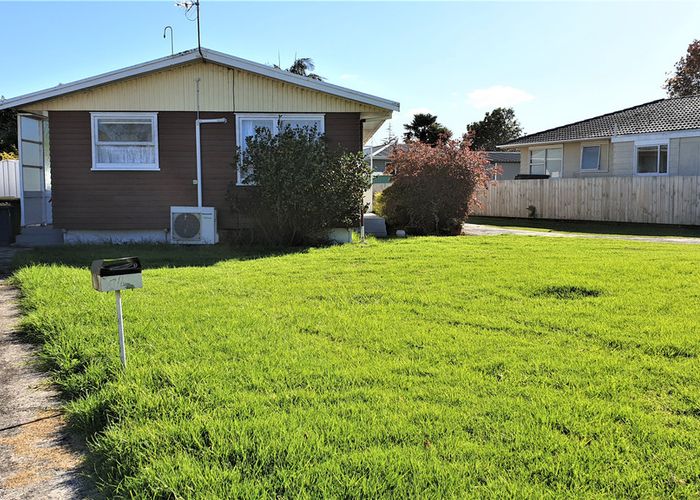  at 1/4 Kaumatua Place, Te Atatu Peninsula, Auckland