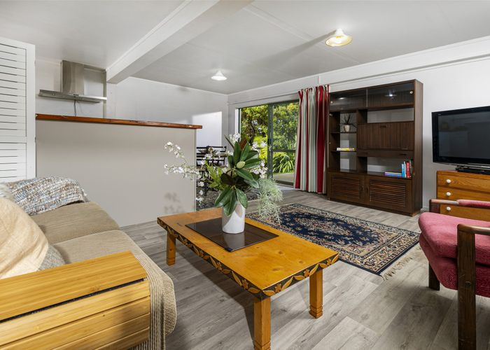 at 121 Elmore Road, Albany