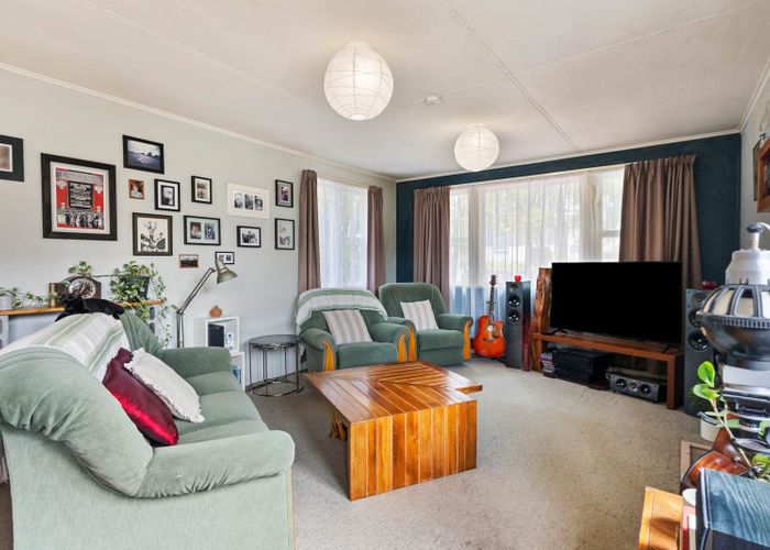  at 9 Mavis Place, Beach Haven, North Shore City, Auckland