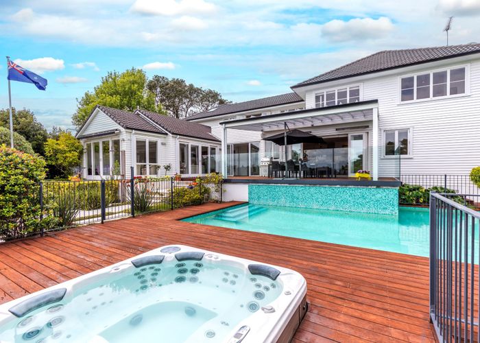  at 11 Lammermoor Drive, St Heliers, Auckland