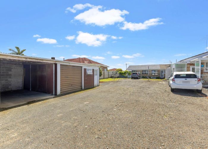  at 4/35 Elliot Street, Papakura, Auckland