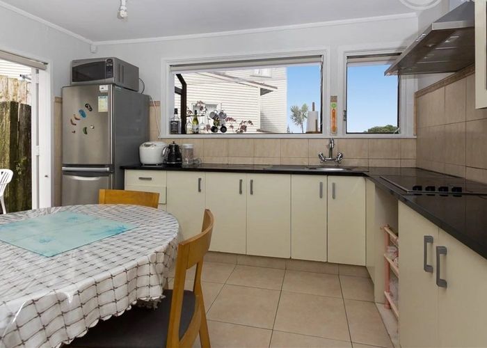  at 28 Aurora Avenue, Mount Roskill, Auckland City, Auckland