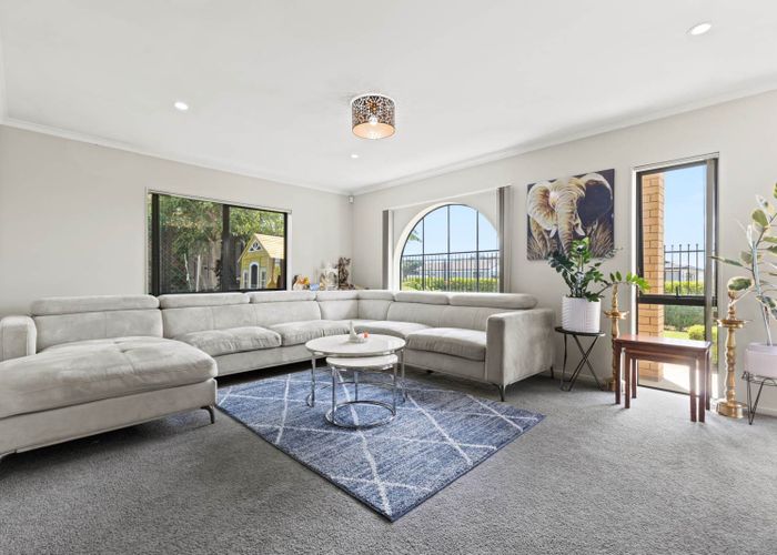  at 86 Etherton Drive, Weymouth, Auckland
