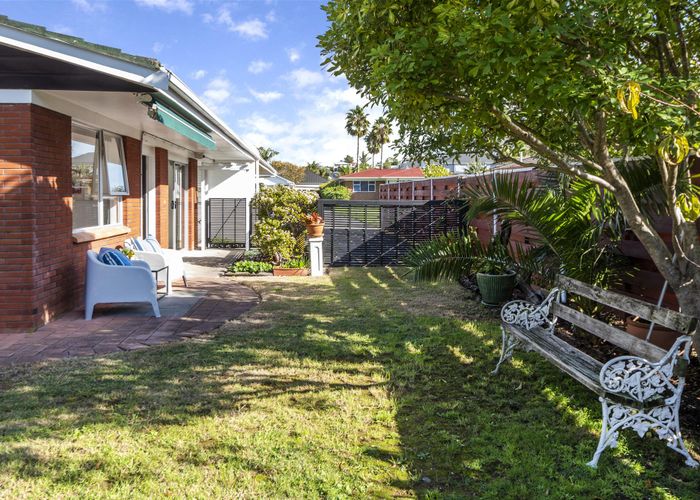  at 2/3 Jern Place, Eastern Beach, Auckland