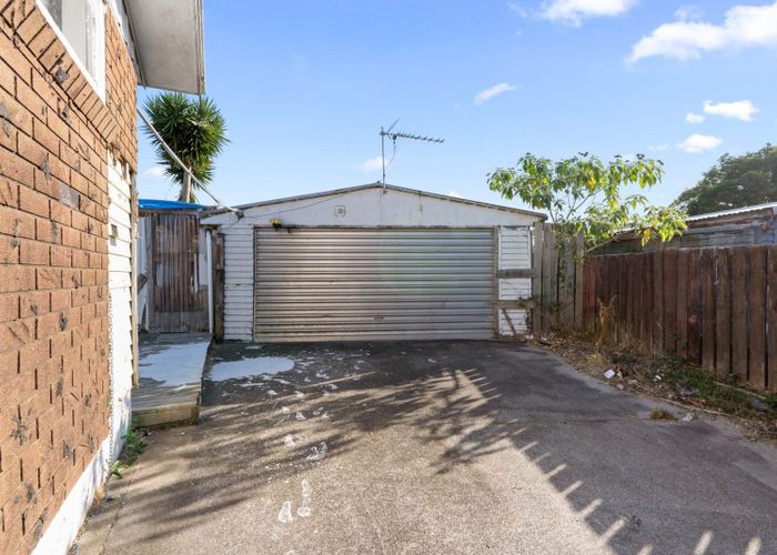  at 104 Rowandale Avenue, Manurewa, Manukau City, Auckland