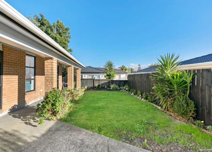  at 19A Preston Avenue, Henderson, Auckland