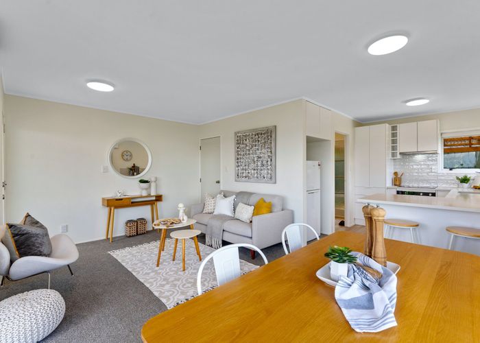  at 2/43 Telstar Place, Beach Haven, Auckland