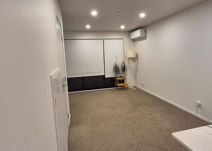  at 20 Moor Avenue, Te Atatu Peninsula, Waitakere City, Auckland