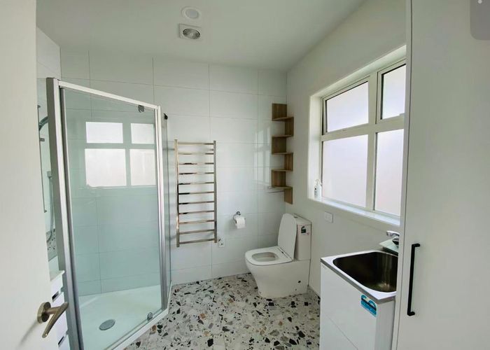  at 4/43 Queens Avenue, Mount Eden, Auckland City, Auckland