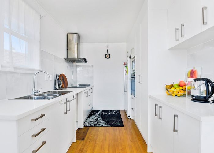  at 17 Anderson Avenue, Point England, Auckland