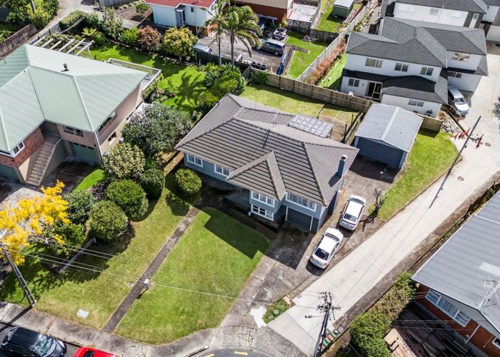  at 18 Camellia Place, Mount Roskill, Auckland
