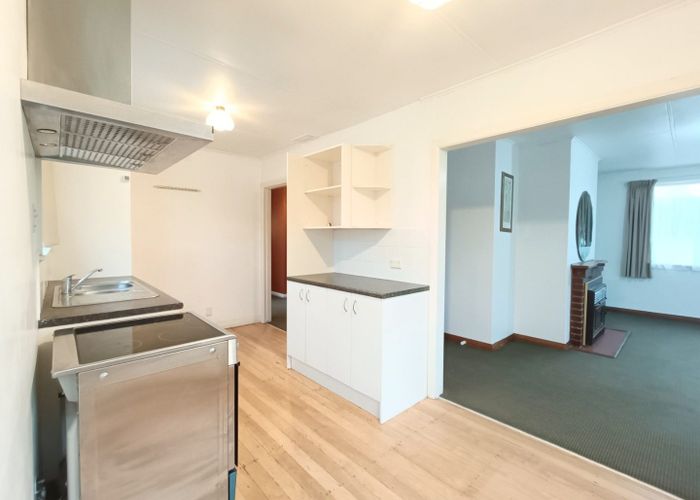  at 27 Coates Crescent, Panmure, Auckland City, Auckland
