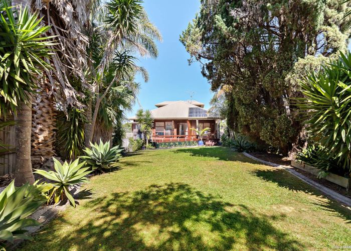  at 75 Matipo Road, Mairangi Bay, Auckland