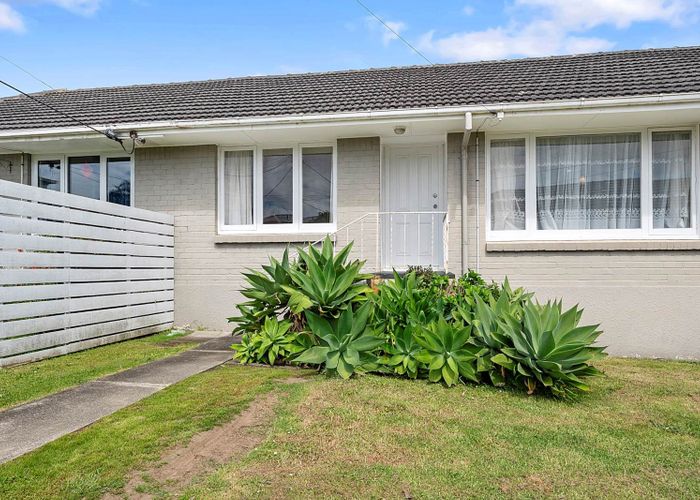  at 2/56A Taharoto Road, Takapuna, North Shore City, Auckland