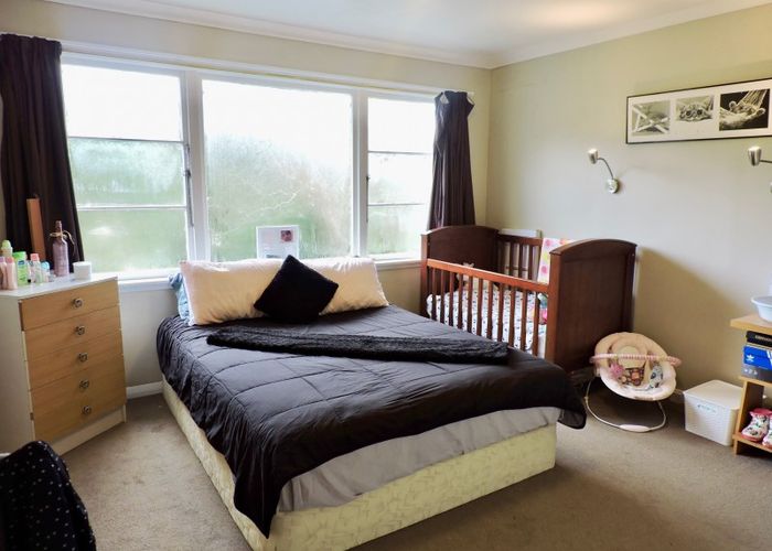  at 19 Mahoe Street, Tawa, Wellington