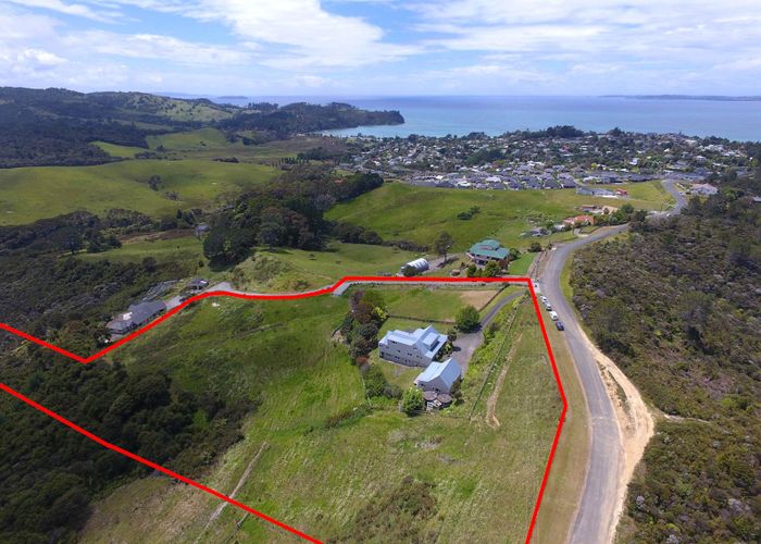 at 135 Hillcrest Road, Hatfields Beach, Orewa