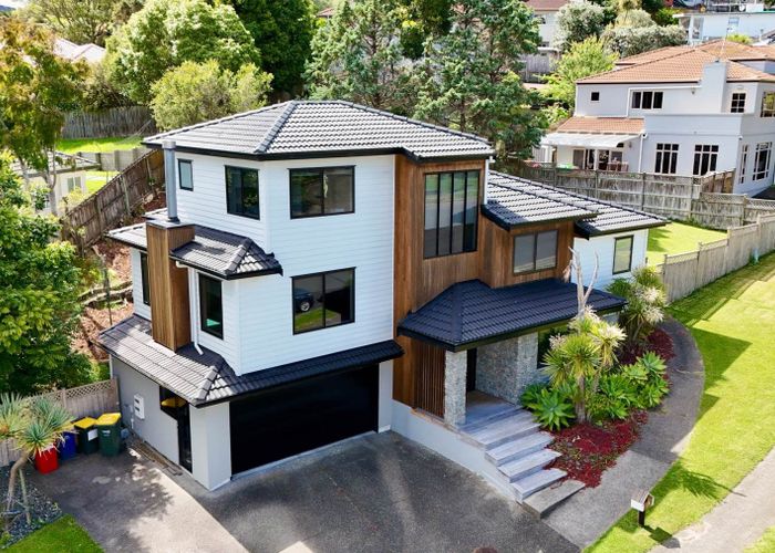  at 4 Ridge Valley Drive, Browns Bay, Auckland