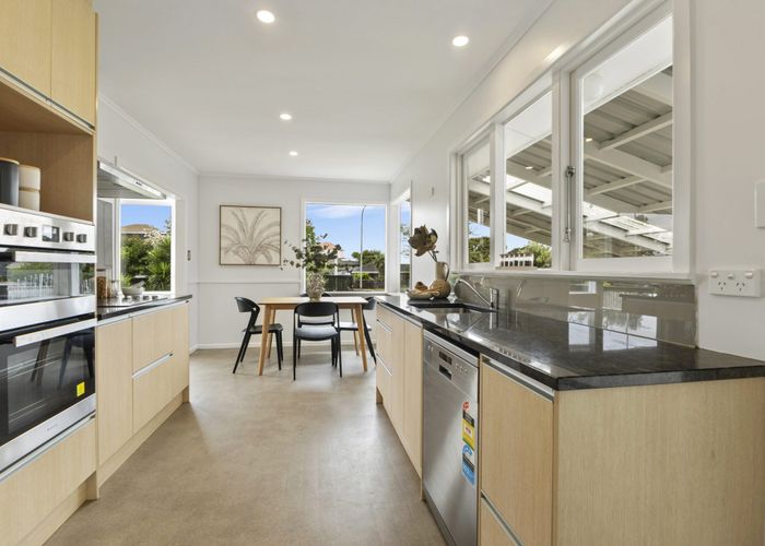  at 88 Coronation Road, Mangere Bridge, Auckland