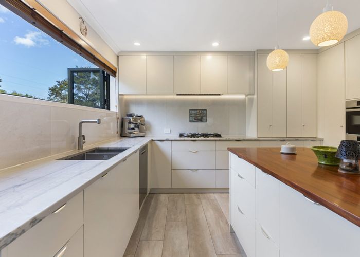  at 11 Hobson Heights Road, Albany, North Shore City, Auckland