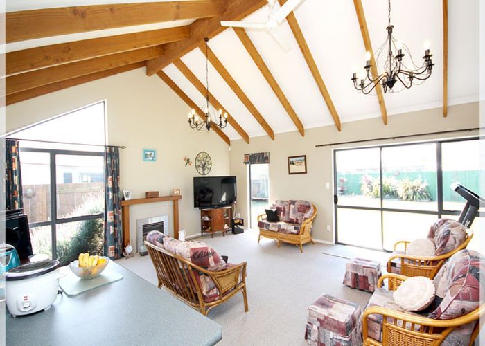  at 4 Low Avenue, Foxton Beach, Foxton