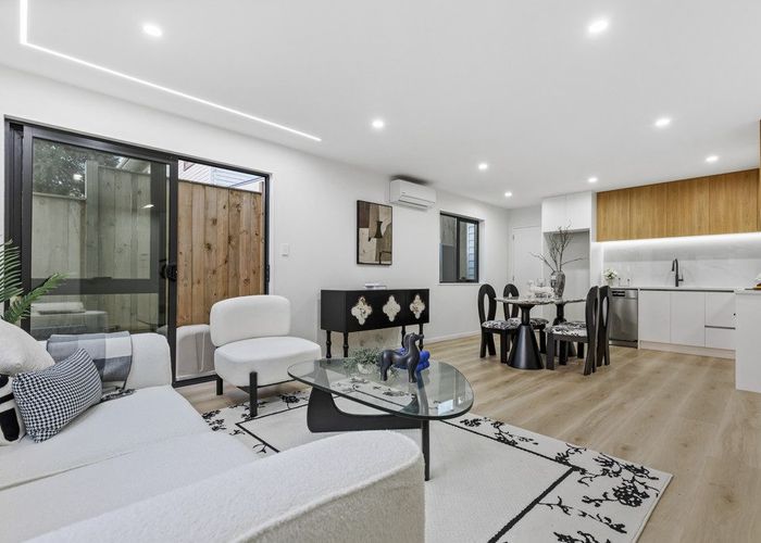  at 26 Crompton Road, Massey, Waitakere City, Auckland