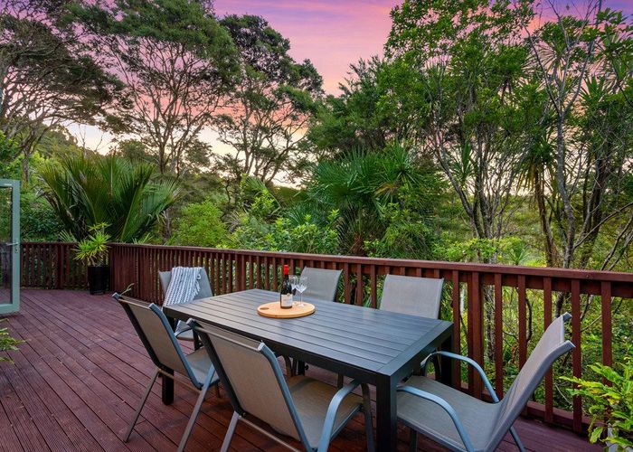  at 183 Laingholm Drive, Laingholm, Waitakere City, Auckland