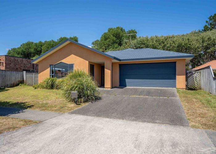  at 104 Weggery Drive, Waikanae Beach, Waikanae