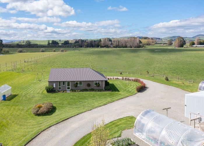 at 155 Crow Road, Thomsons Crossing, Winton