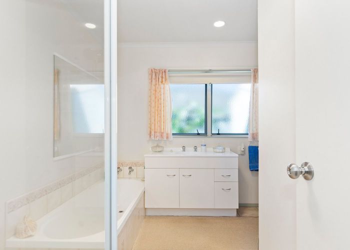  at 10 Summerland Crescent, Papamoa Beach, Tauranga, Bay Of Plenty