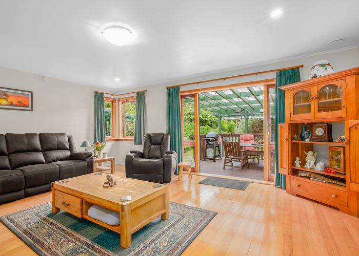  at 8 Woodstock Terrace, Tawa, Wellington