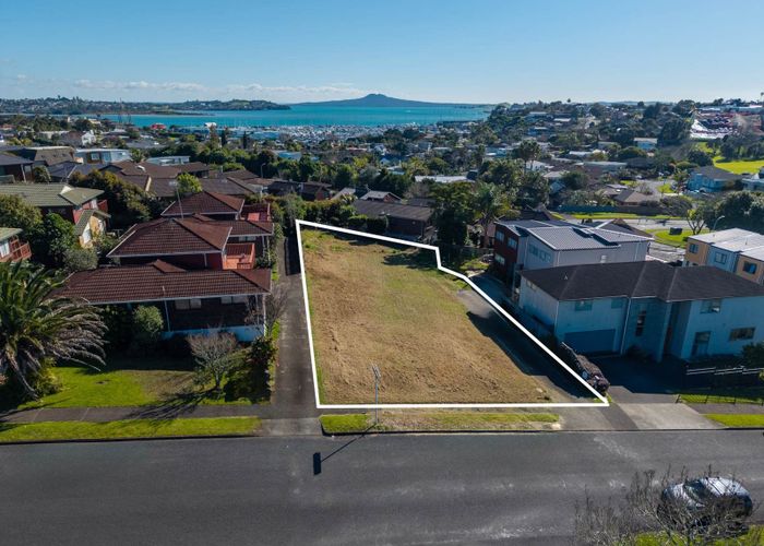  at 36 Mark Edward Drive, Half Moon Bay, Manukau City, Auckland