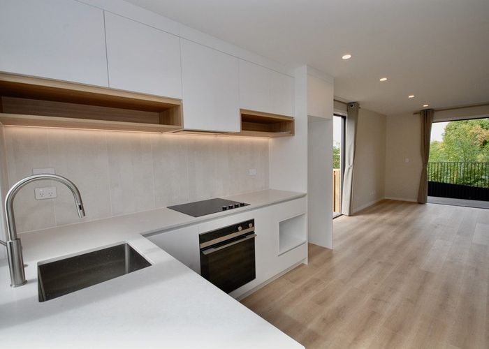  at 41D Camelot Place, Glenfield, North Shore City, Auckland