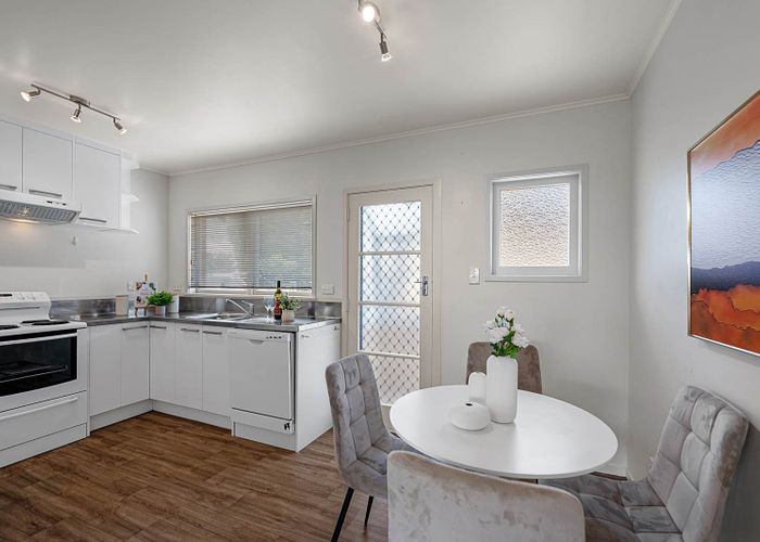  at 2/11 Wicklow Road, Devonport, North Shore City, Auckland