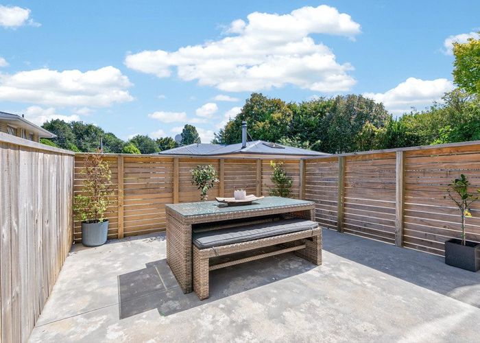  at 15B Rowe Parade, Wainuiomata, Lower Hutt, Wellington