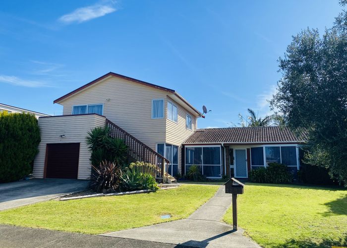  at 22 Hedge Row, Sunnyhills, Manukau City, Auckland
