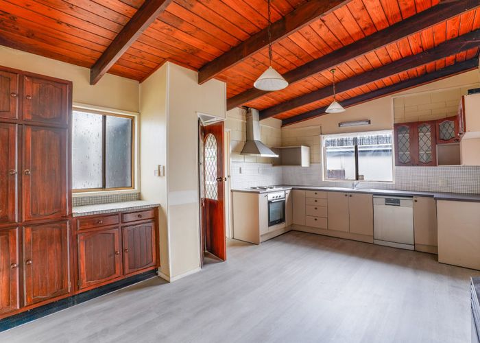  at 10 Sealand Place, Mangere Bridge, Auckland