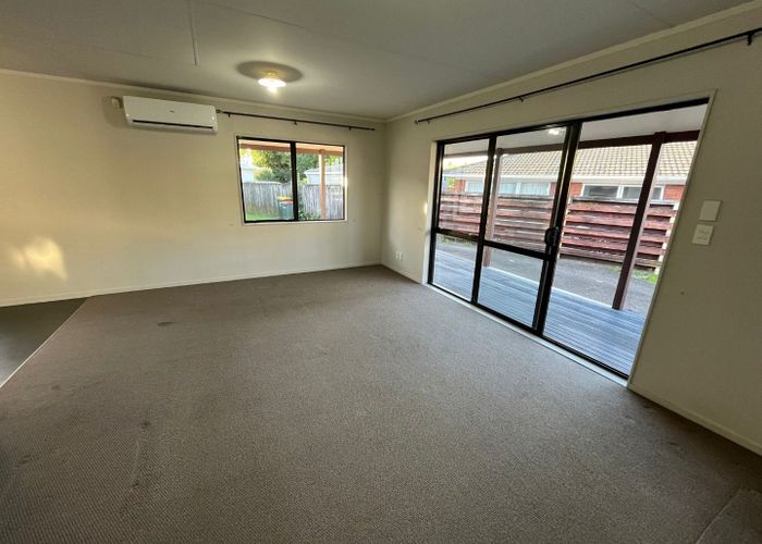  at 9 Edgewater Drive, Pakuranga, Manukau City, Auckland