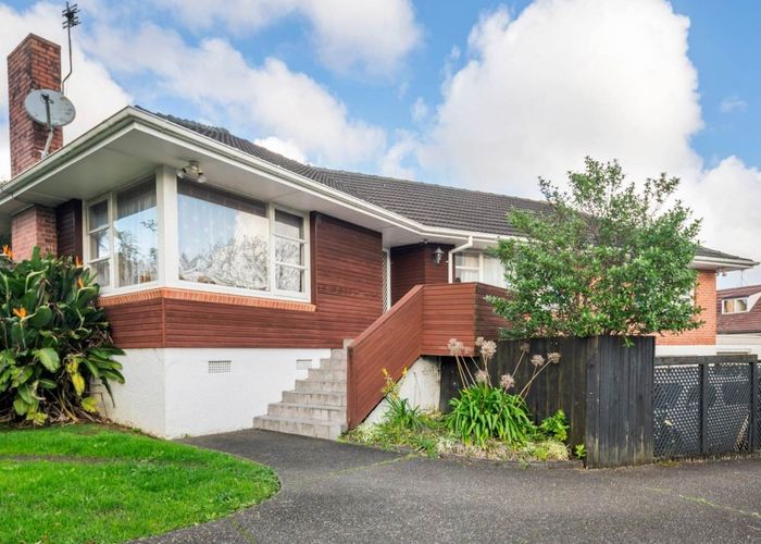  at 82 Hillcrest Avenue, Hillcrest, Auckland