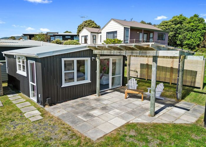  at 19 Hicks Crescent, Waikanae Beach, Waikanae