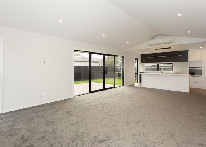  at 24A Oxford Street, Hampstead, Ashburton