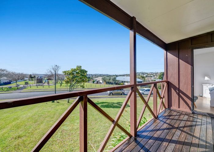  at 24 Bronzewing Terrace, Unsworth Heights, North Shore City, Auckland